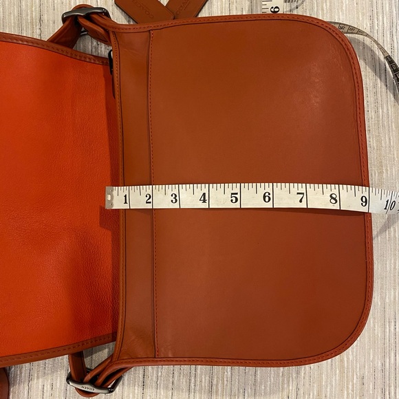 Coach glove tanned leather saddle bag- perfect for fall! - Picture 3 of 11